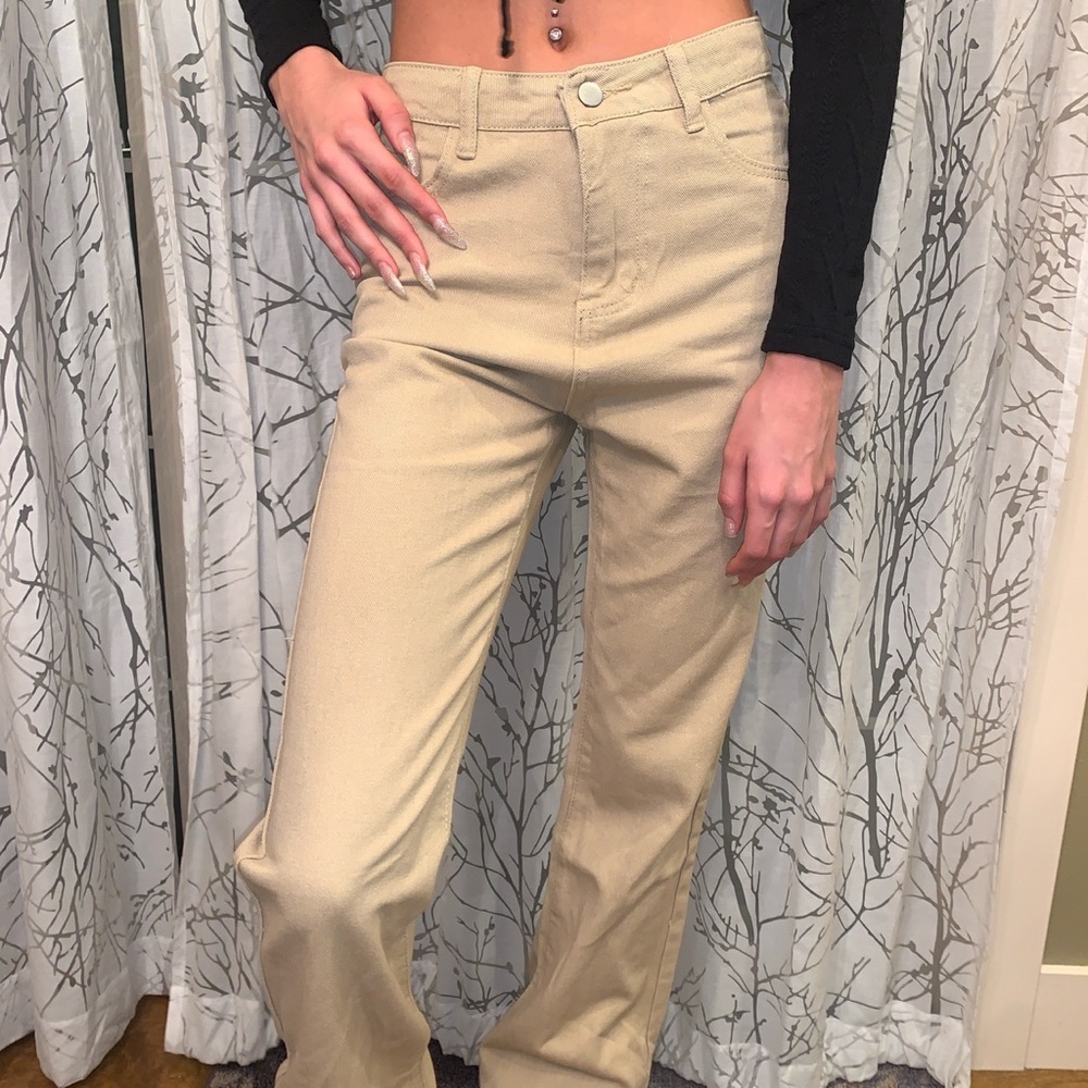 size medium thrifted khakis